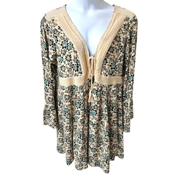 TORRID Plus Size Mini Gauze Lace-Up Floral Skater dress Size 1X - Picture 2 of 16